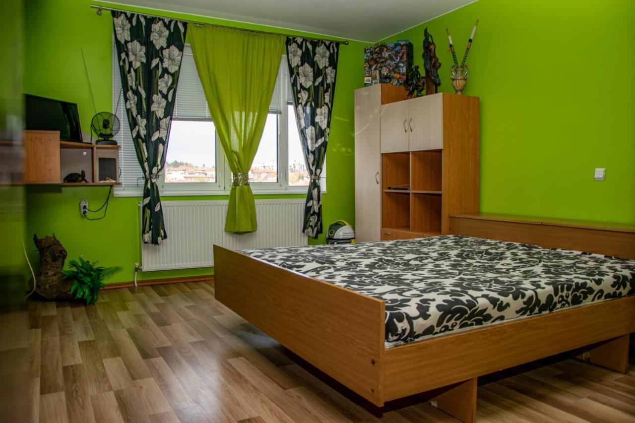 Vilhelmov'S Apartament Lukovit Dış mekan fotoğraf