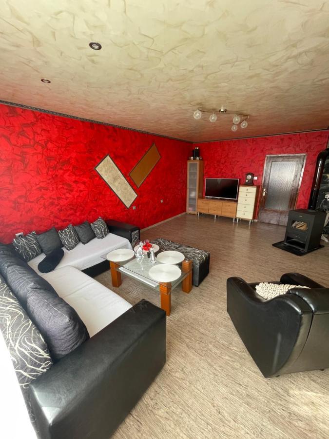 Vilhelmov'S Apartament Lukovit Dış mekan fotoğraf